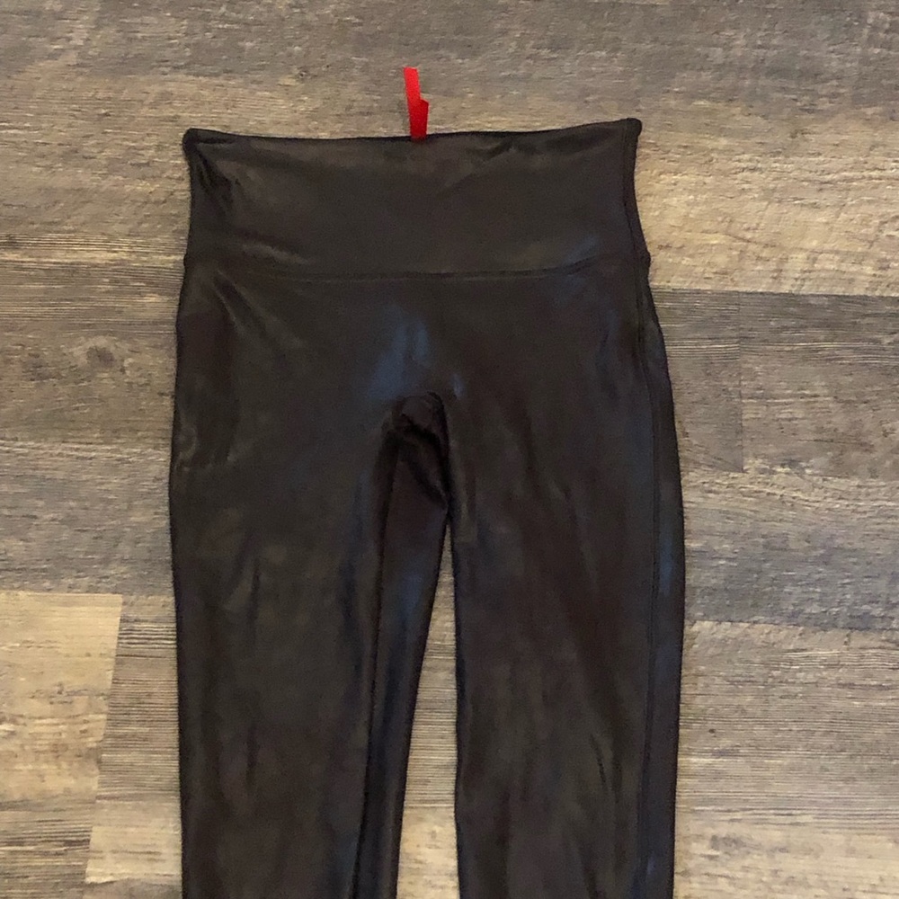 Spanx Leggings Size MediumFaux Leather Print Brown shiny EUC - Picture 2 of 7